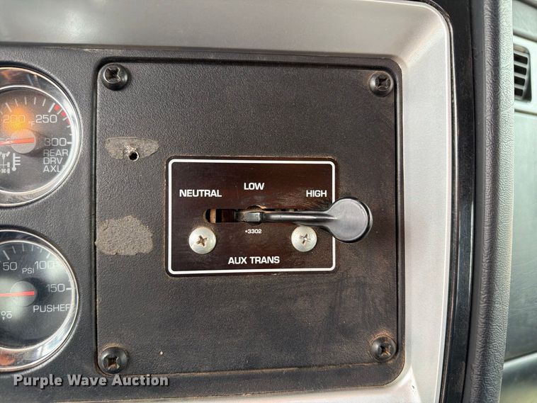 image for item EW8980 2008 Kenworth W900 semi truck