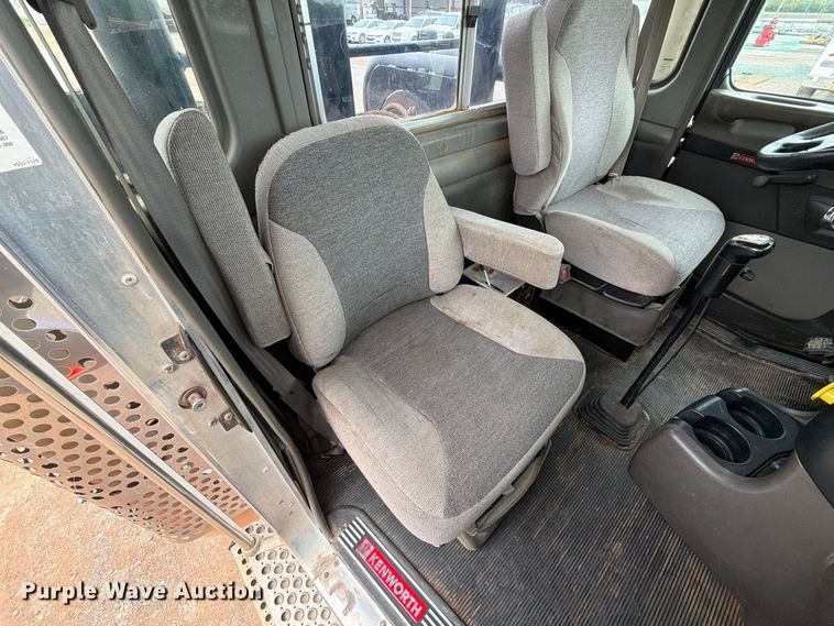 image for item EW8980 2008 Kenworth W900 semi truck