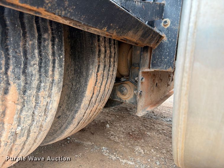 image for item EW8980 2008 Kenworth W900 semi truck