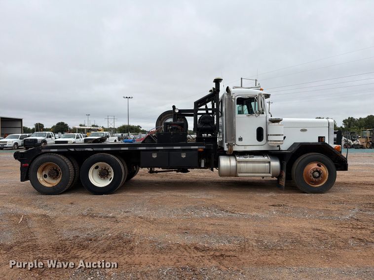 image for item EW8981 1998 Peterbilt 357 winch truck