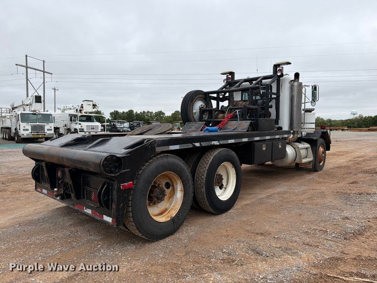 image for item EW8981 1998 Peterbilt 357 winch truck