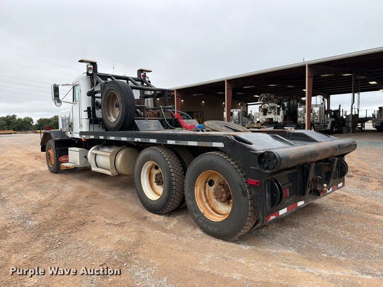 image for item EW8981 1998 Peterbilt 357 winch truck