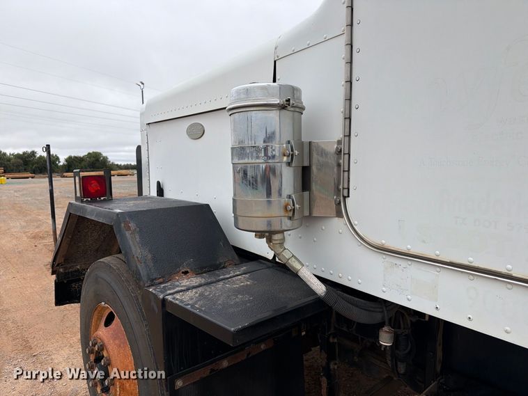 image for item EW8981 1998 Peterbilt 357 winch truck