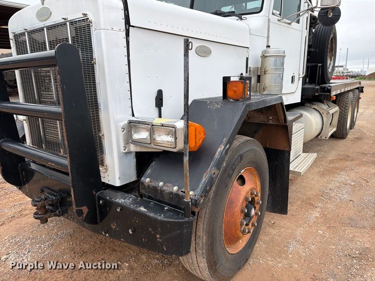 image for item EW8981 1998 Peterbilt 357 winch truck