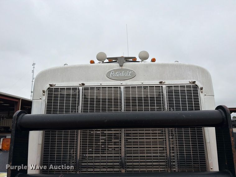 image for item EW8981 1998 Peterbilt 357 winch truck