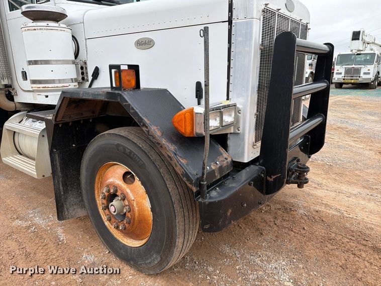 image for item EW8981 1998 Peterbilt 357 winch truck
