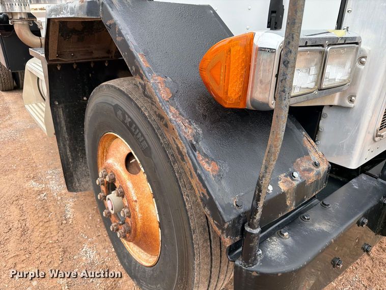 image for item EW8981 1998 Peterbilt 357 winch truck