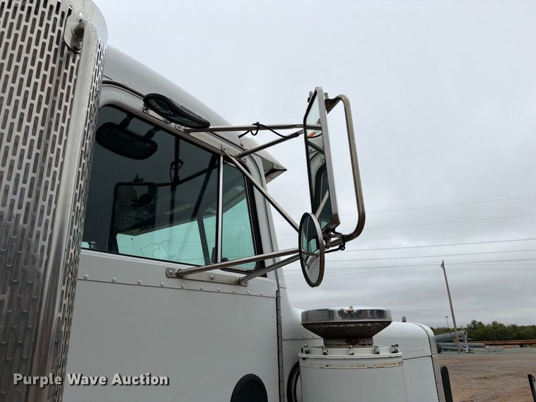 image for item EW8981 1998 Peterbilt 357 winch truck