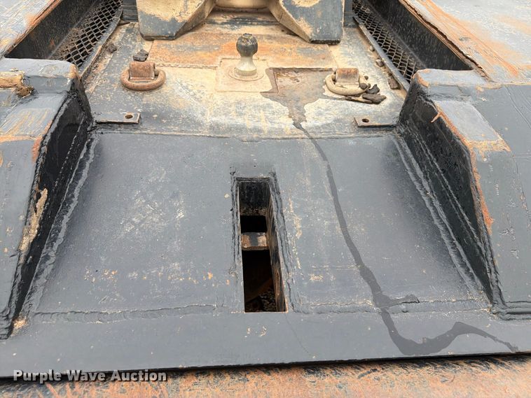 image for item EW8981 1998 Peterbilt 357 winch truck