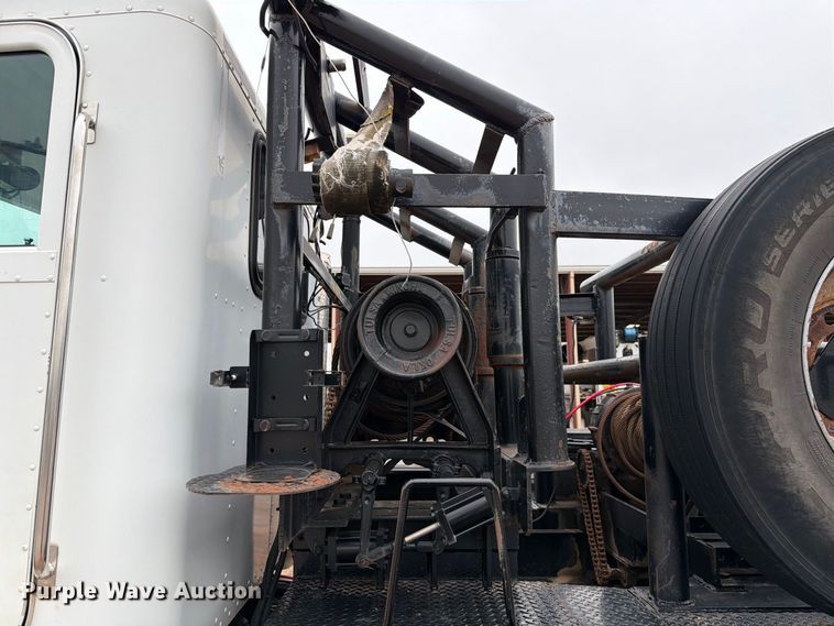 image for item EW8981 1998 Peterbilt 357 winch truck
