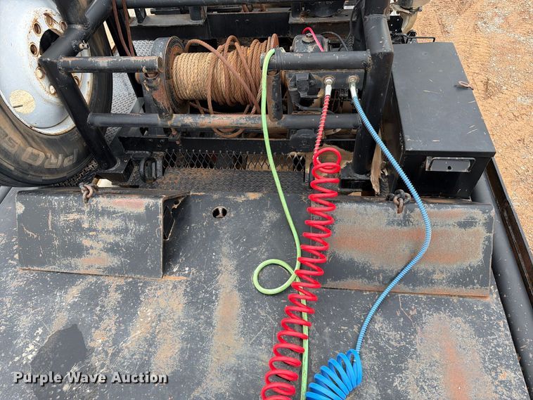 image for item EW8981 1998 Peterbilt 357 winch truck