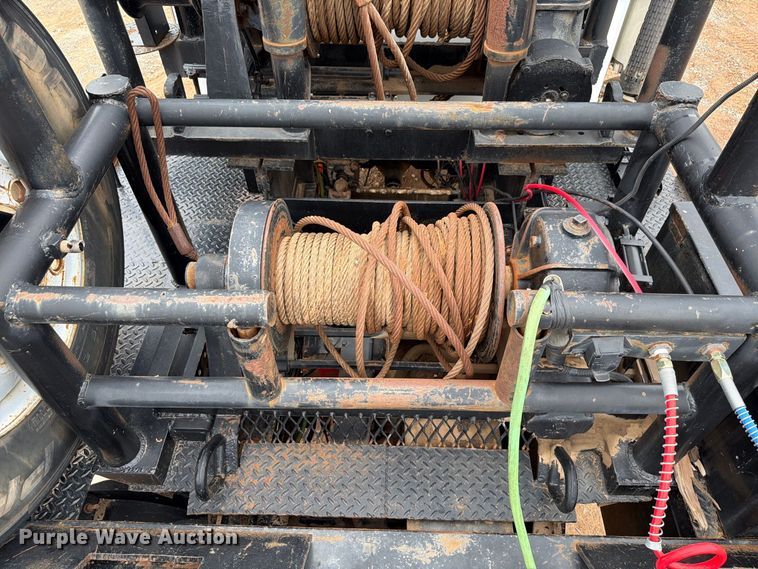 image for item EW8981 1998 Peterbilt 357 winch truck