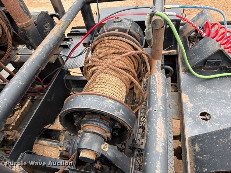 image for item EW8981 1998 Peterbilt 357 winch truck