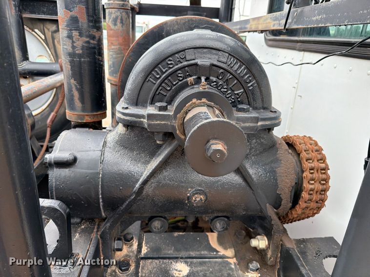 image for item EW8981 1998 Peterbilt 357 winch truck