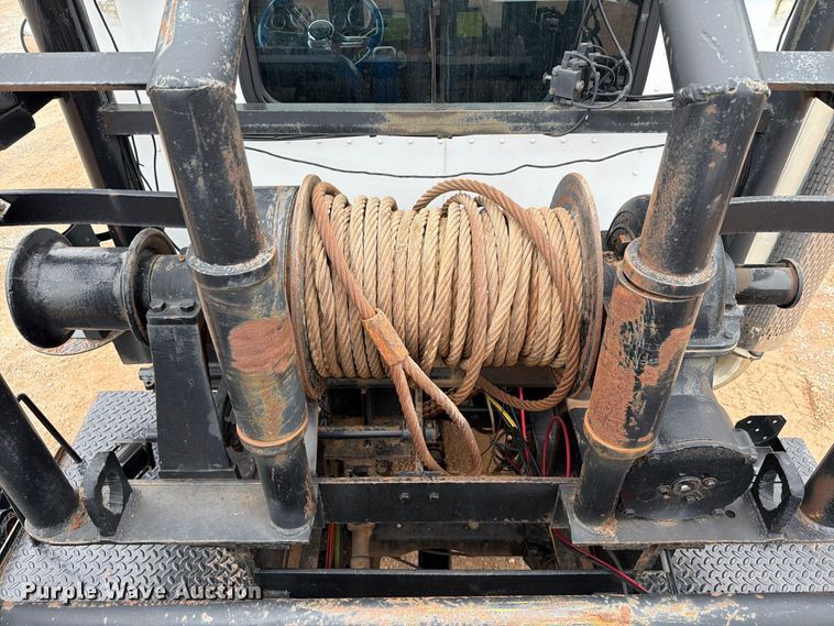 image for item EW8981 1998 Peterbilt 357 winch truck