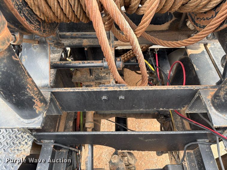 image for item EW8981 1998 Peterbilt 357 winch truck