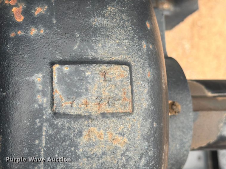 image for item EW8981 1998 Peterbilt 357 winch truck