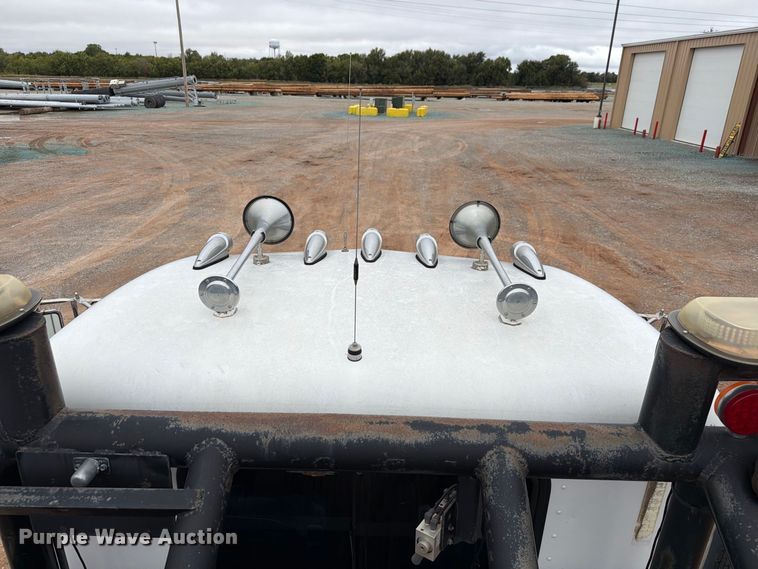 image for item EW8981 1998 Peterbilt 357 winch truck