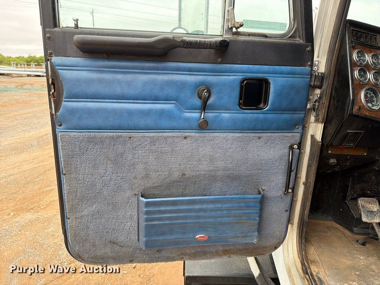 image for item EW8981 1998 Peterbilt 357 winch truck
