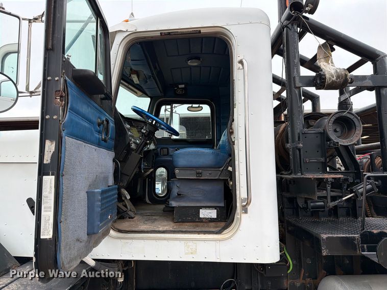 image for item EW8981 1998 Peterbilt 357 winch truck