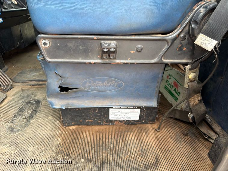 image for item EW8981 1998 Peterbilt 357 winch truck