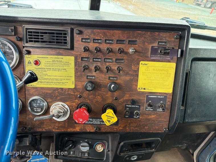 image for item EW8981 1998 Peterbilt 357 winch truck