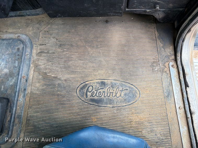 image for item EW8981 1998 Peterbilt 357 winch truck