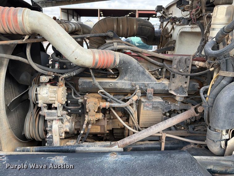 image for item EW8981 1998 Peterbilt 357 winch truck