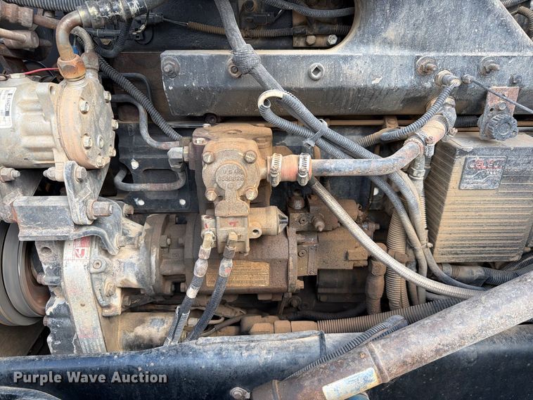 image for item EW8981 1998 Peterbilt 357 winch truck