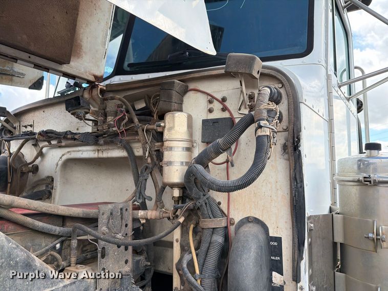 image for item EW8981 1998 Peterbilt 357 winch truck