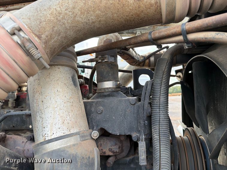 image for item EW8981 1998 Peterbilt 357 winch truck