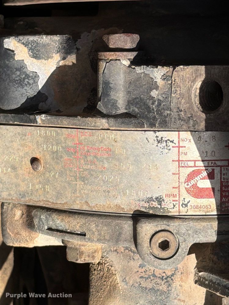 image for item EW8981 1998 Peterbilt 357 winch truck
