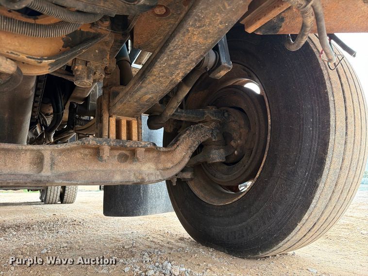 image for item EW8981 1998 Peterbilt 357 winch truck