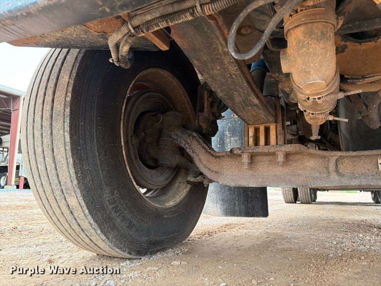 image for item EW8981 1998 Peterbilt 357 winch truck