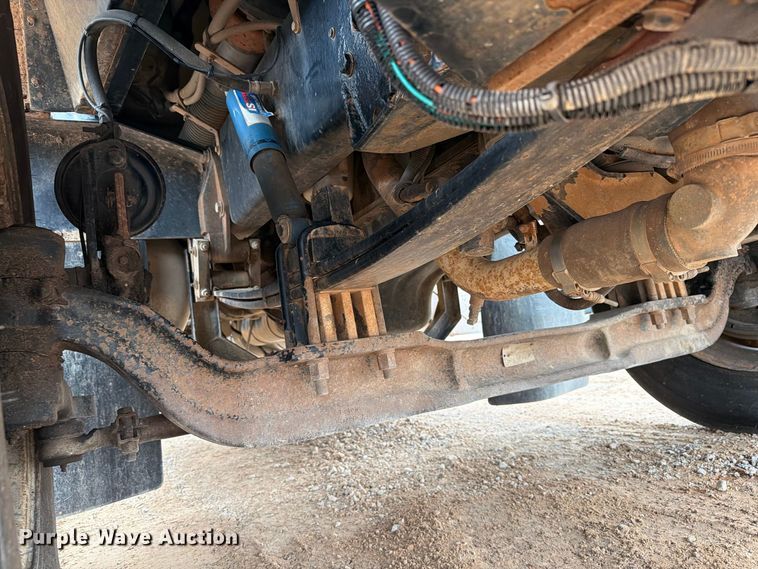image for item EW8981 1998 Peterbilt 357 winch truck