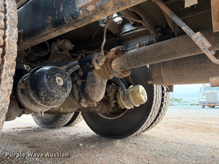 image for item EW8981 1998 Peterbilt 357 winch truck