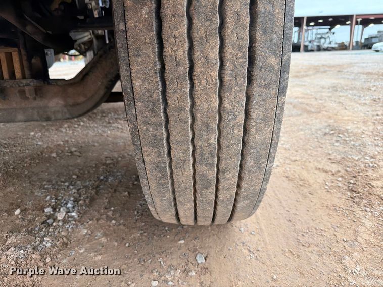 image for item EW8981 1998 Peterbilt 357 winch truck