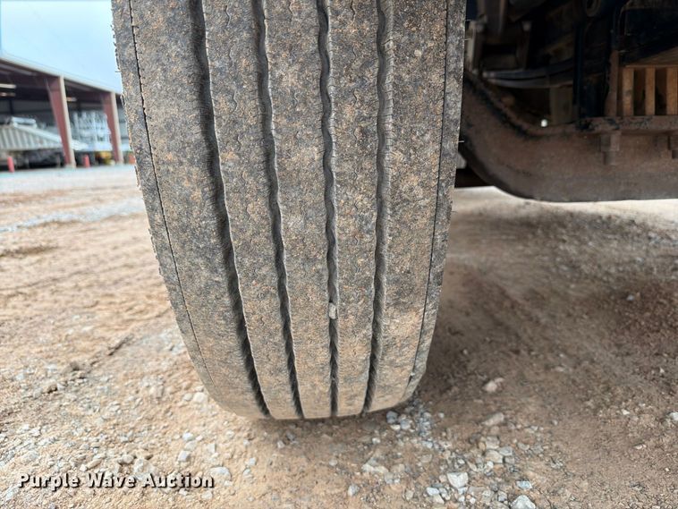 image for item EW8981 1998 Peterbilt 357 winch truck