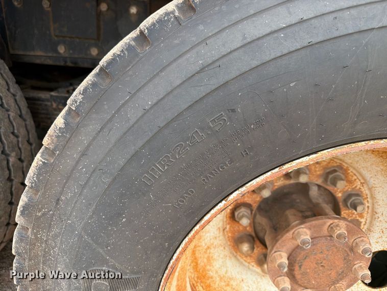 image for item EW8981 1998 Peterbilt 357 winch truck