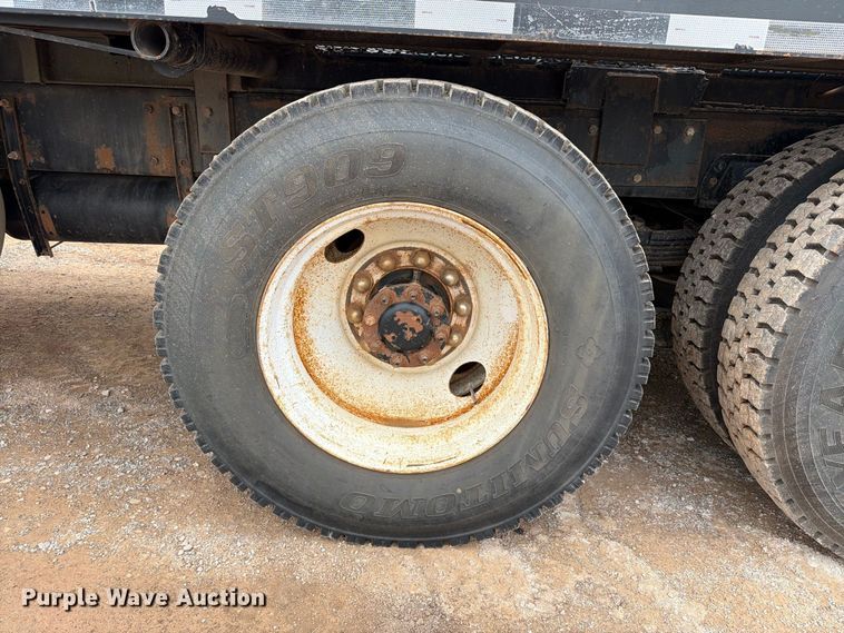 image for item EW8981 1998 Peterbilt 357 winch truck
