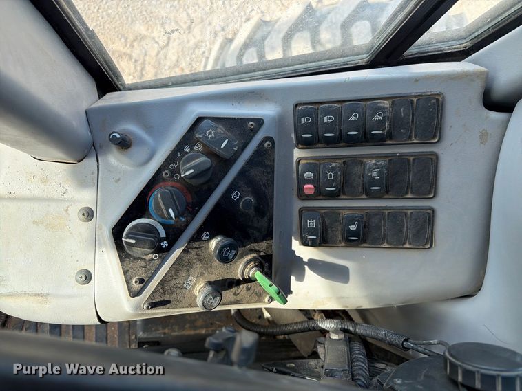 image for item EX0521 2015 Volvo G940C motor grader