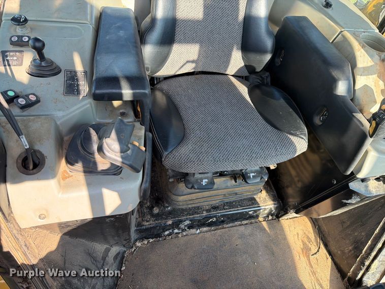 image for item EX0524 2018 Caterpillar D6N dozer