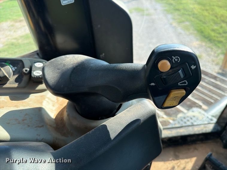 image for item EX0524 2018 Caterpillar D6N dozer