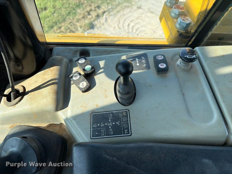 image for item EX0524 2018 Caterpillar D6N dozer