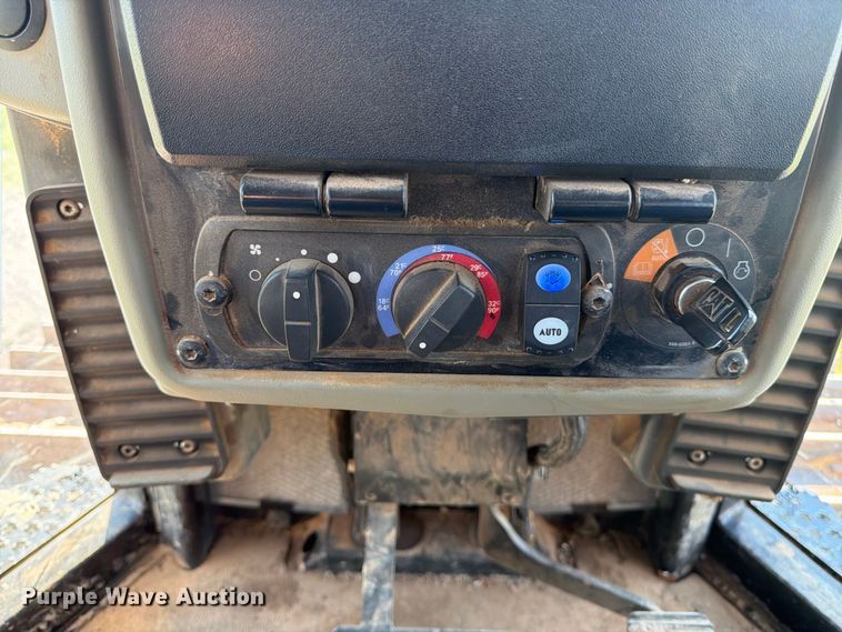 image for item EX0524 2018 Caterpillar D6N dozer