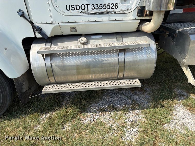 image for item EX0544 2007 International 9900i dump truck