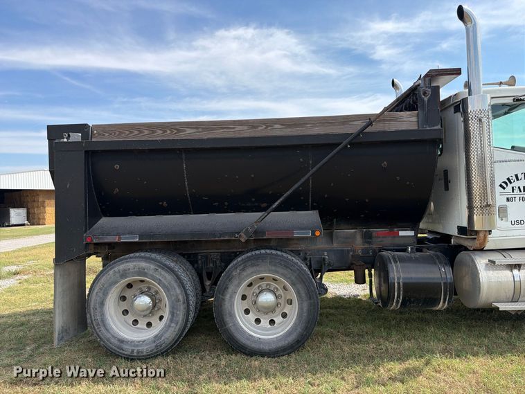 image for item EX0544 2007 International 9900i dump truck