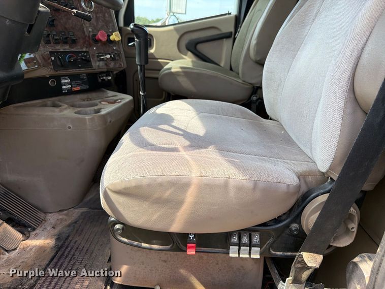 image for item EX0544 2007 International 9900i dump truck