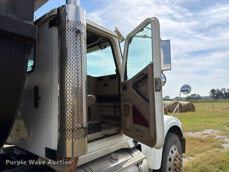 image for item EX0544 2007 International 9900i dump truck