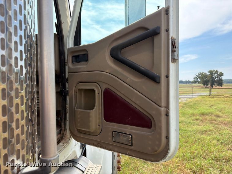 image for item EX0544 2007 International 9900i dump truck